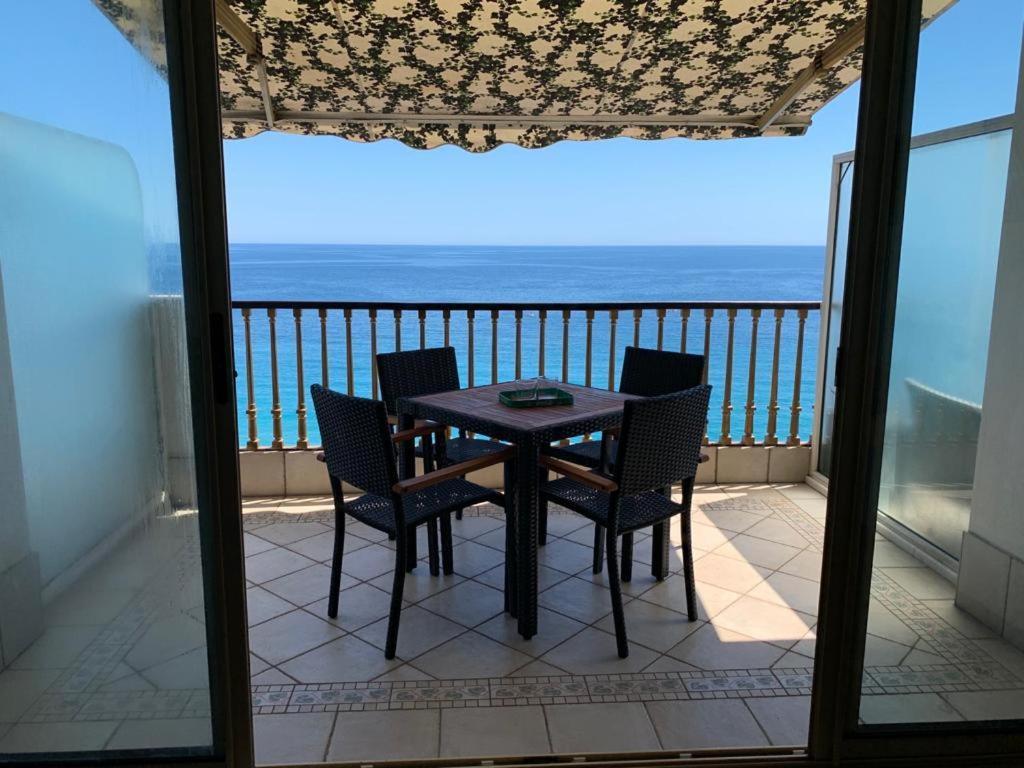 Appartement Front De Mer - Promenade Des Anglais Nisa Exterior foto