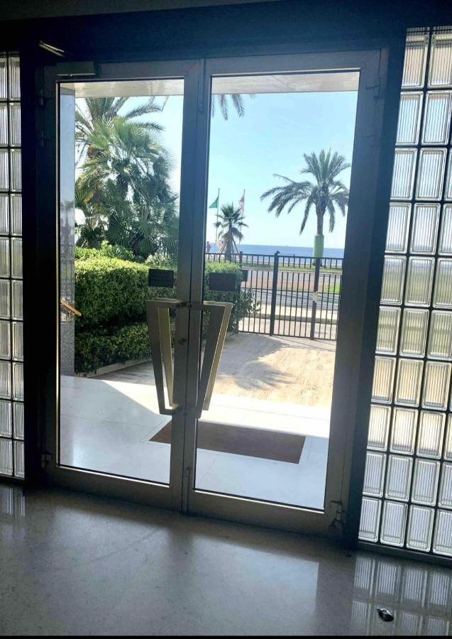 Appartement Front De Mer - Promenade Des Anglais Nisa Exterior foto